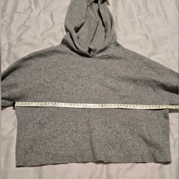 H&M Divided Gray Cropped Rib Knit Hoodie With Jacquard-Knit Ties - Picture 7 of 9